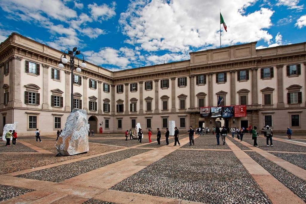 Duomo-San Babila-Tribunale Wifi-Netflix 밀라노 외부 사진